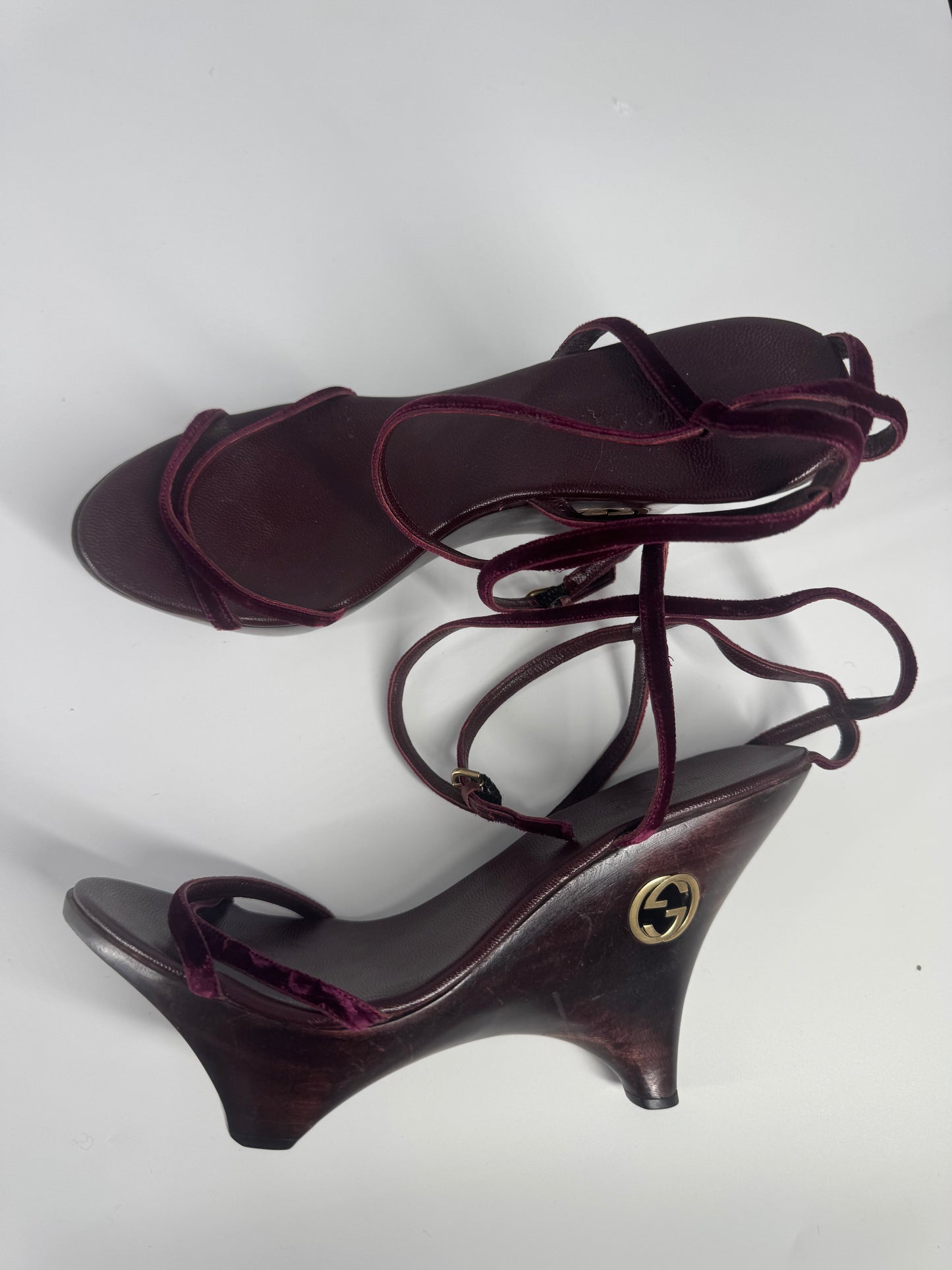 Gucci by Tom Ford 1996 'Geisha' Burgundy Wedges - EU 36-36.5 / US 6-6.5