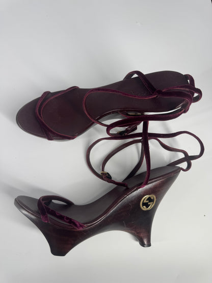 Gucci by Tom Ford 1996 'Geisha' Burgundy Wedges - EU 36-36.5 / US 6-6.5